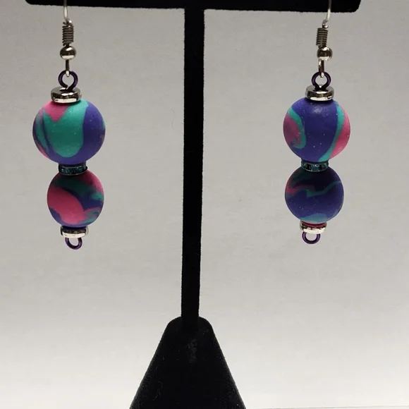 Two pairs of handmade dangle polymer clay bead earrings. - Picture 5 of 6